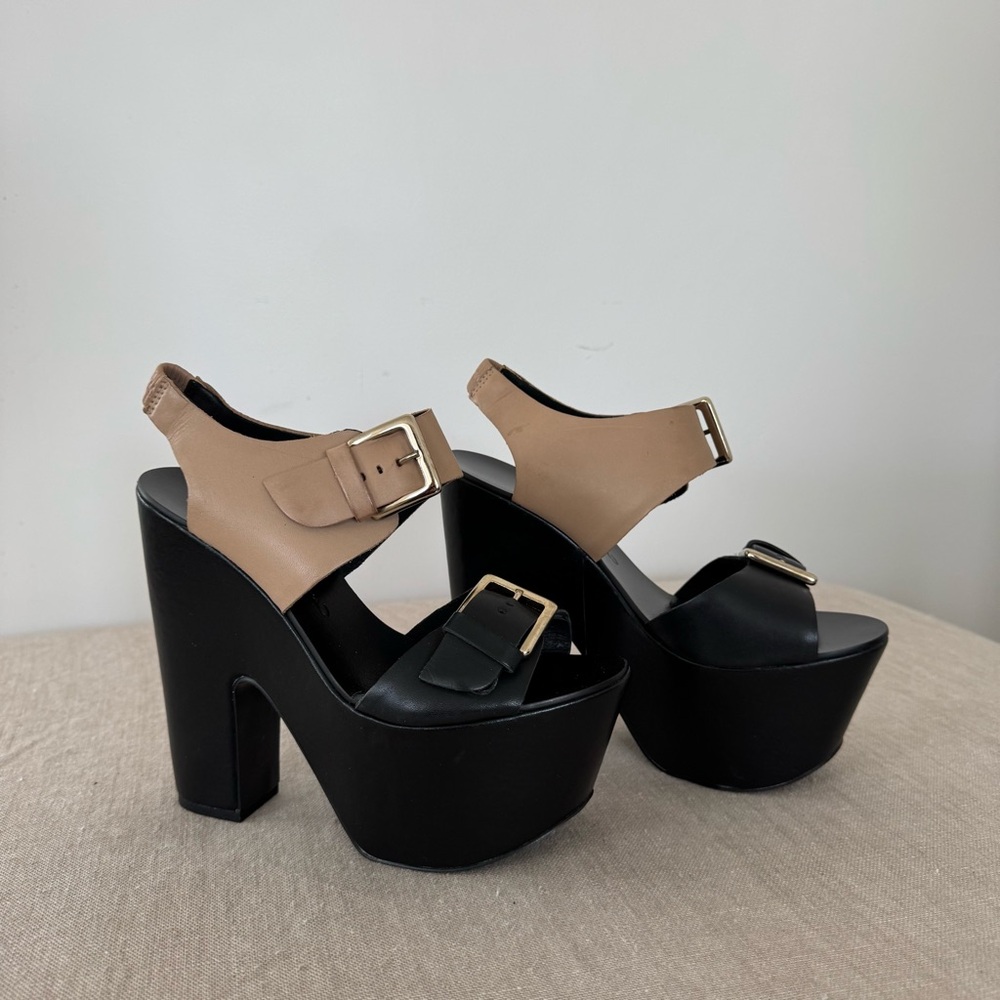 Report Signsture Black and Tan Buckle Platform Sandals size 6